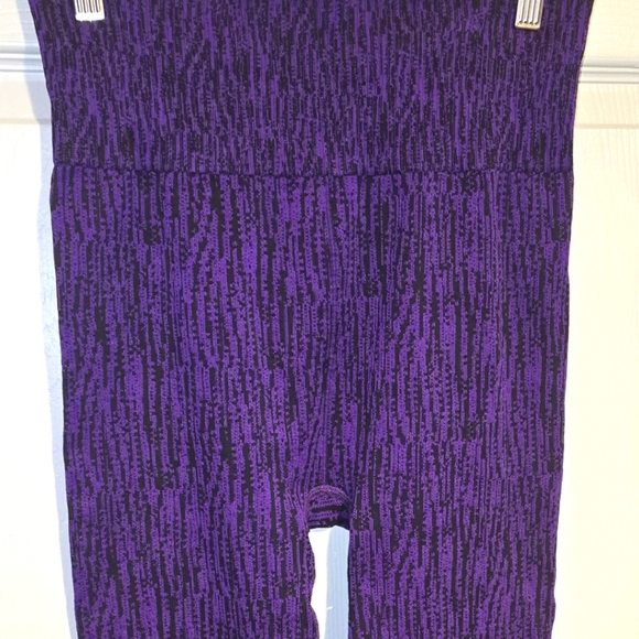 NWOT Athleta Elemental Tight Legging Essential Flurry Purple Black Women's L - Picture 5 of 8